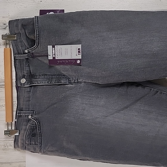 Gloria Vanderbilt Amanda classic rise gray wash denim jeans Size 16P short NEW - Picture 2 of 10